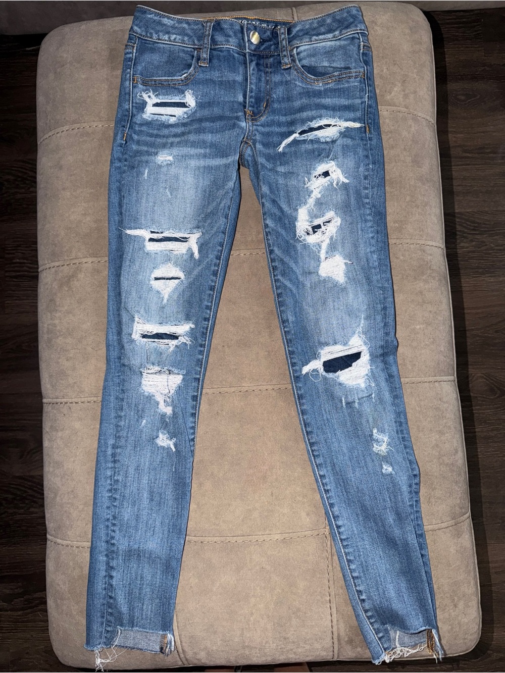 American Eagle Super Low Jegging Size 2 Distressed Ripped Skinny Jeans Raw Hem - Picture 2 of 5